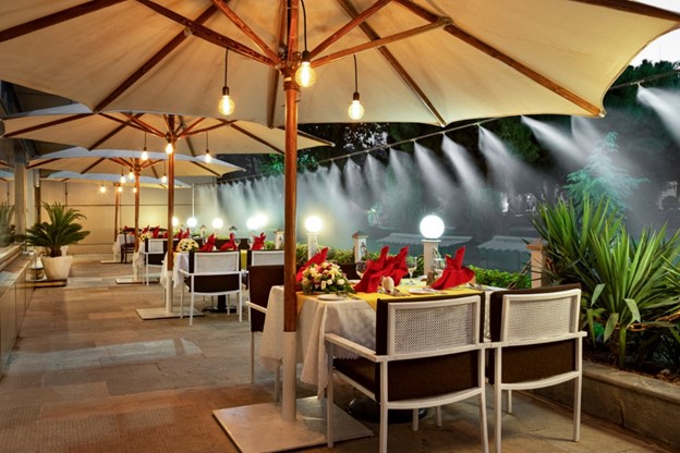 رستوران‌ها و کافی‌شاپ‌های هتل استقلال تهران