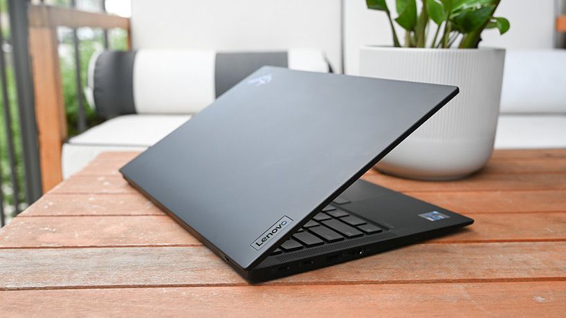 اقامت در هتل ترنج کیش، اثری هنری روی آب