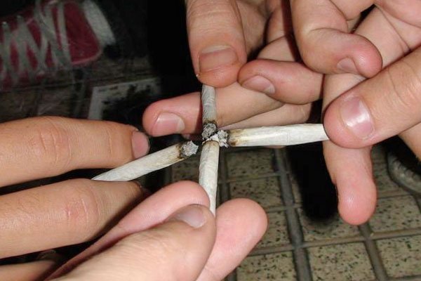 عوارض و علائم مصرف گل