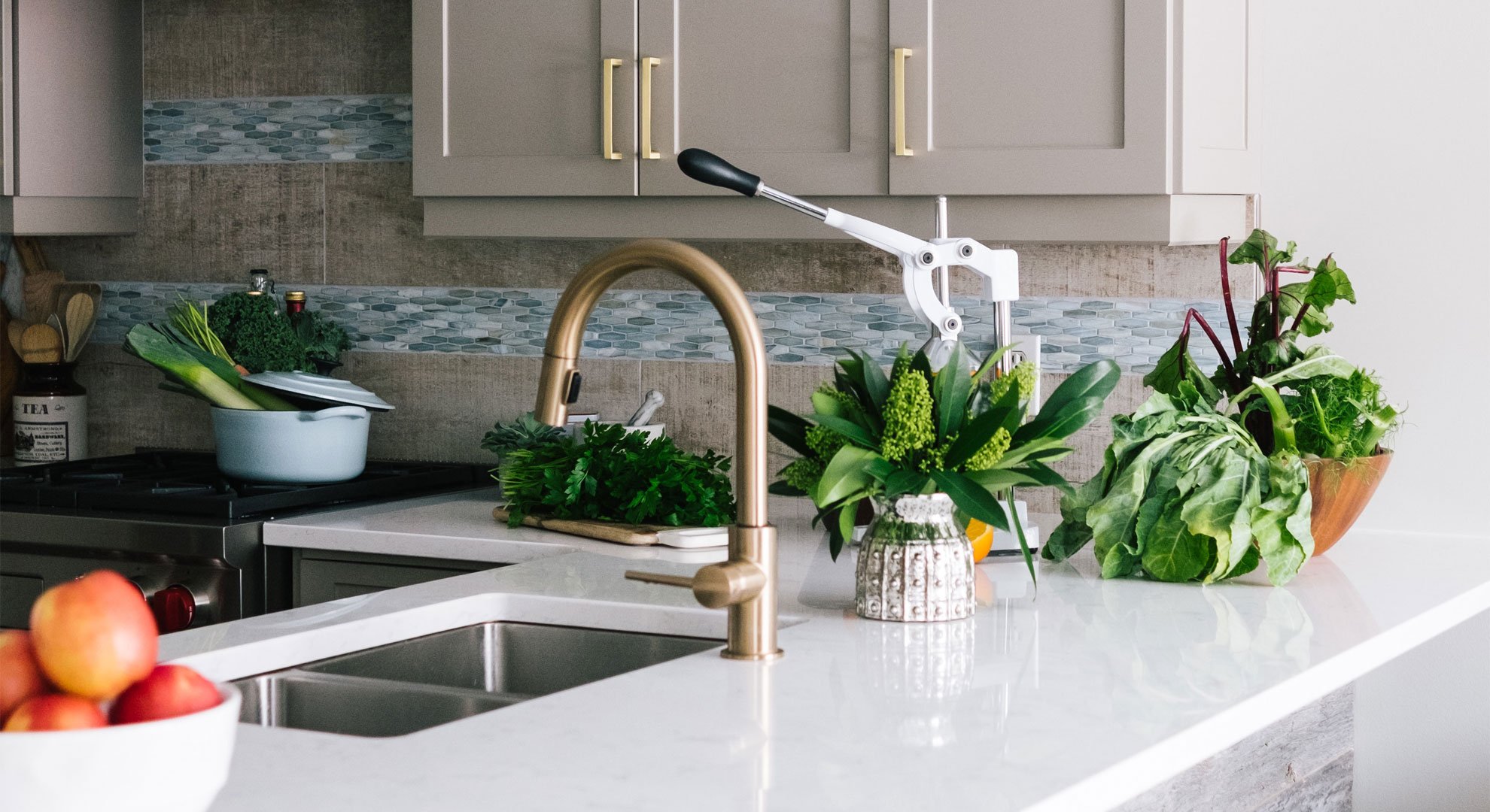 انتخاب مواد و تجهیزات در زمان بازسازی آشپزخانه