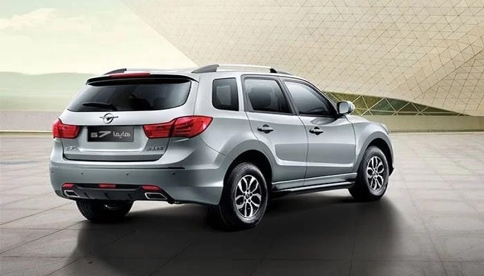 نمایی از عقب خودرو هایما s7